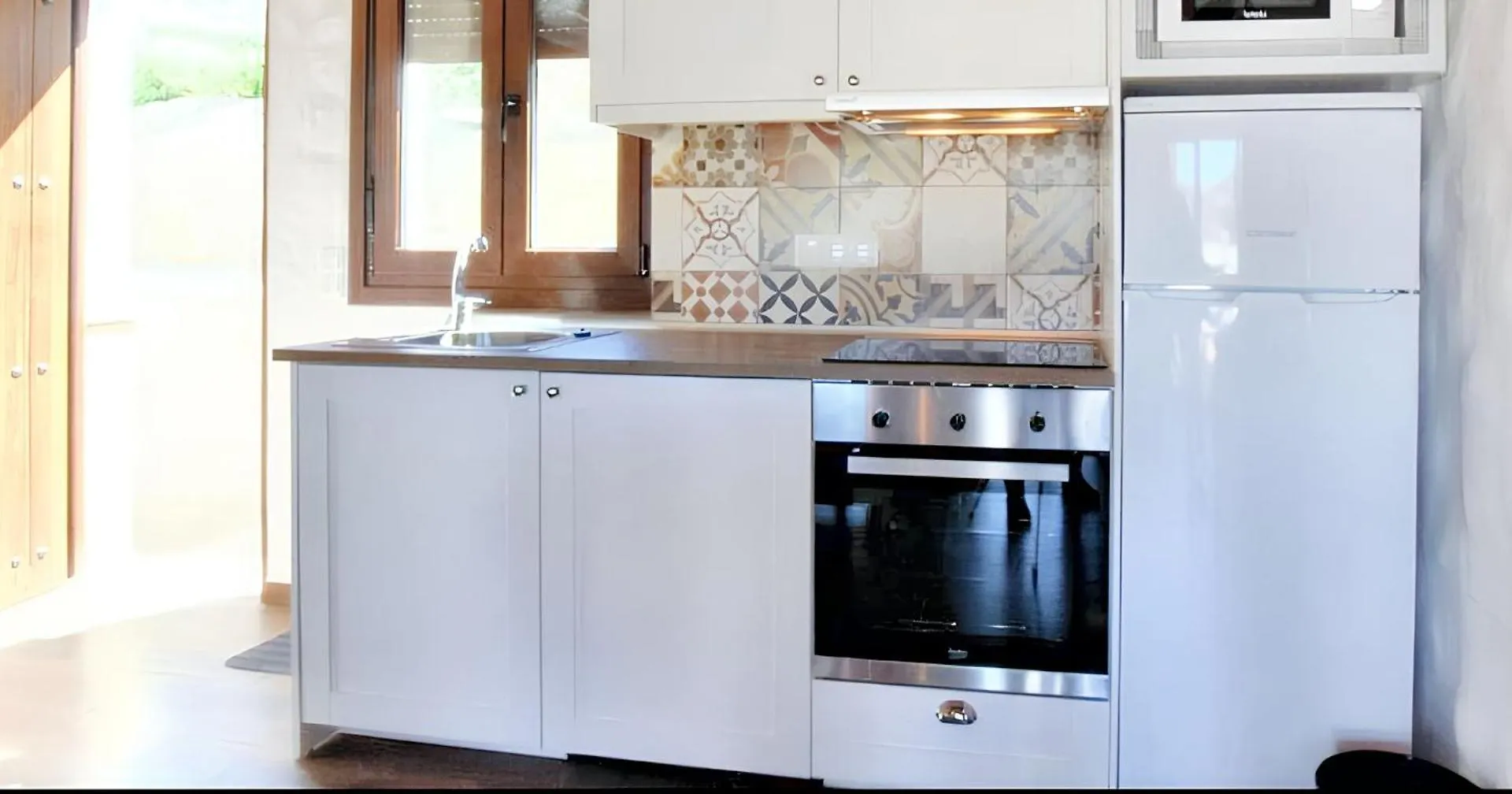 Semesterbostad Comfortable House In Canillas De Albaida With Shared Pool